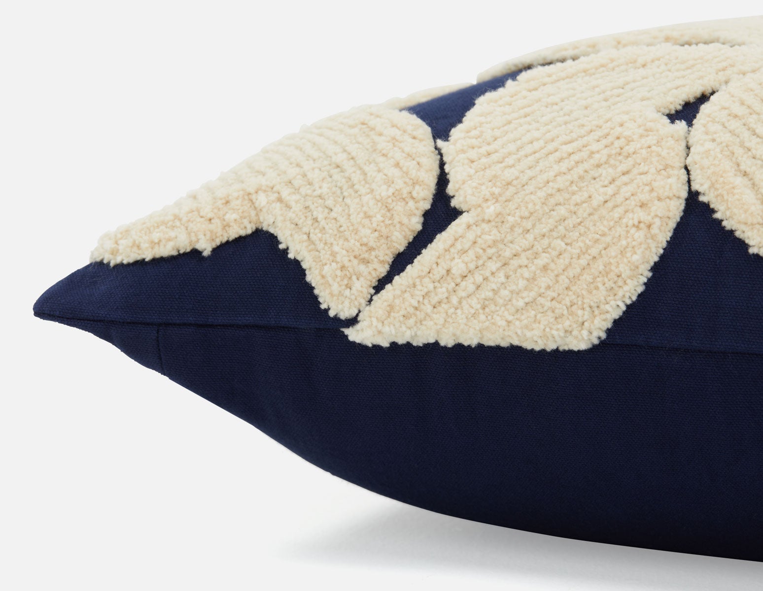 ALARA coussin 45cm x 45cm undefined