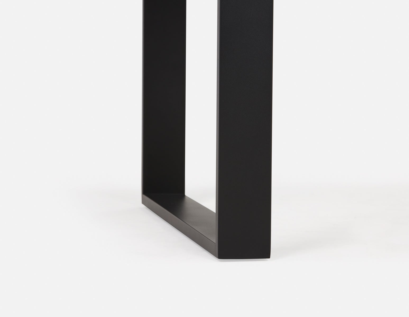 KIERA table de salle à manger moderne 180cm undefined