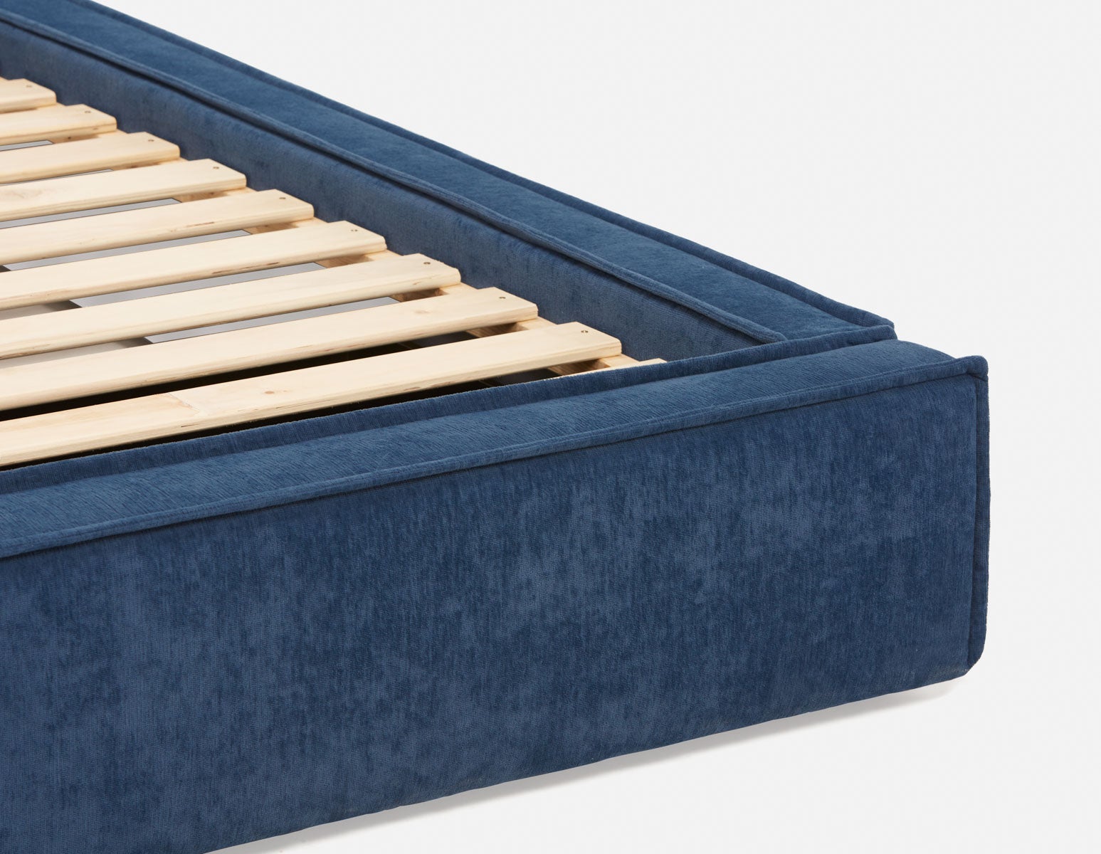 SORGUE grand lit rembourré avec rangement undefined