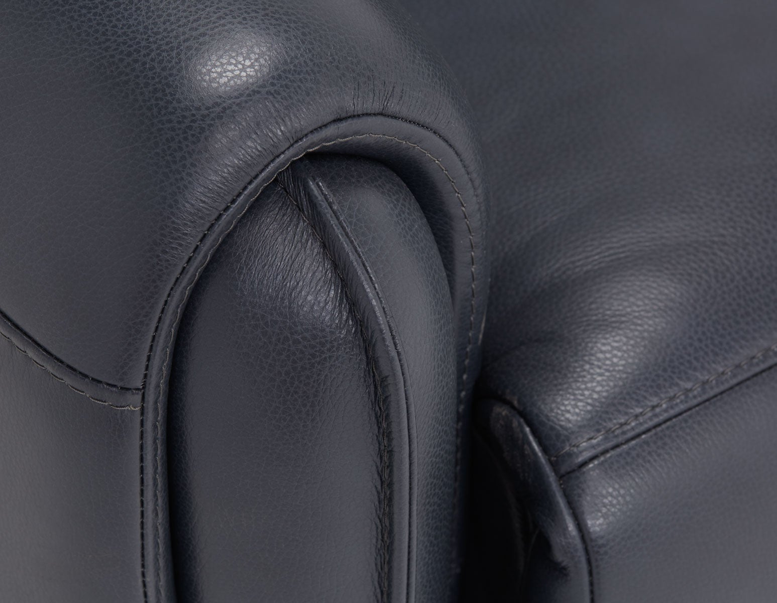 CALVERO fauteuil inclinable électrique et berçante 100% cuir avec port usb contemporain undefined