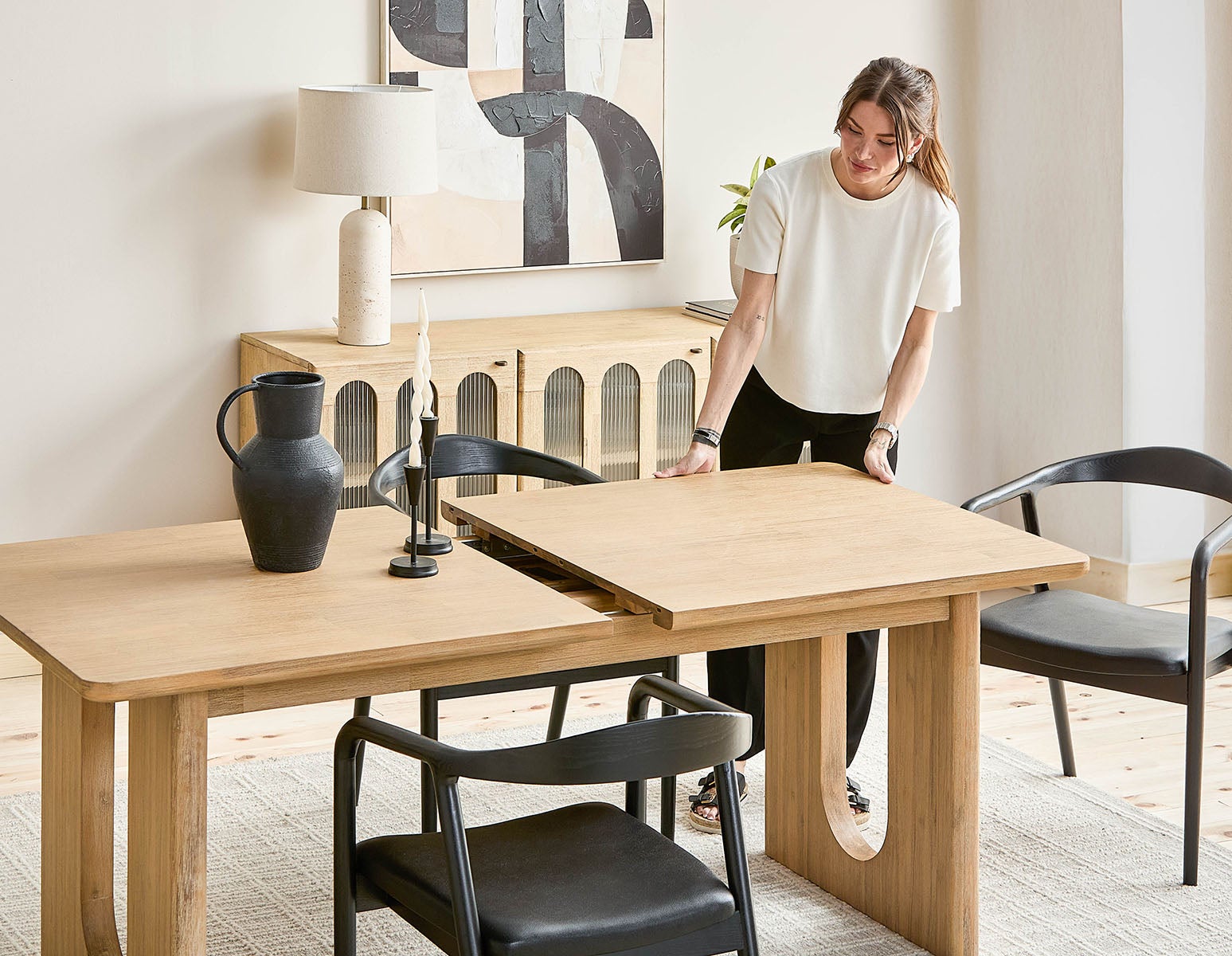 PRIYA table à rallonges en bois d'acacia 180-220 cm undefined