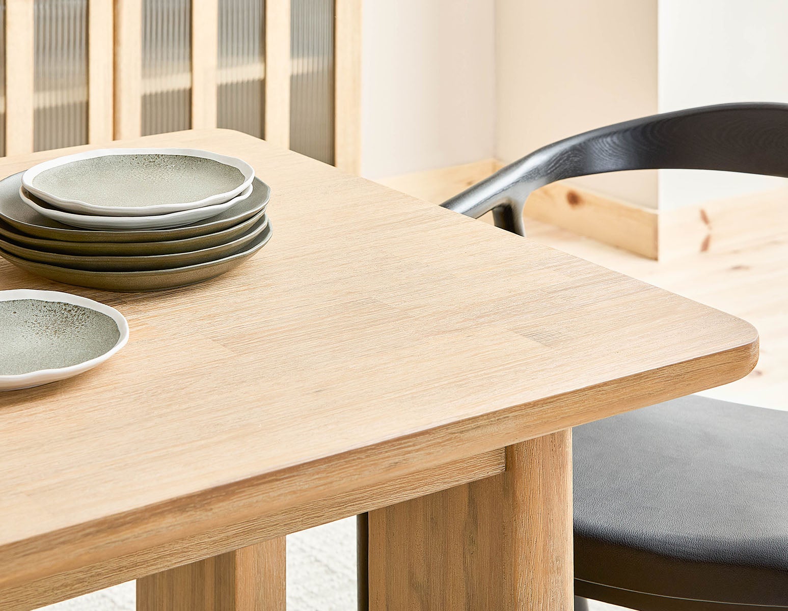 PRIYA table à rallonges en bois d'acacia 180-220 cm undefined
