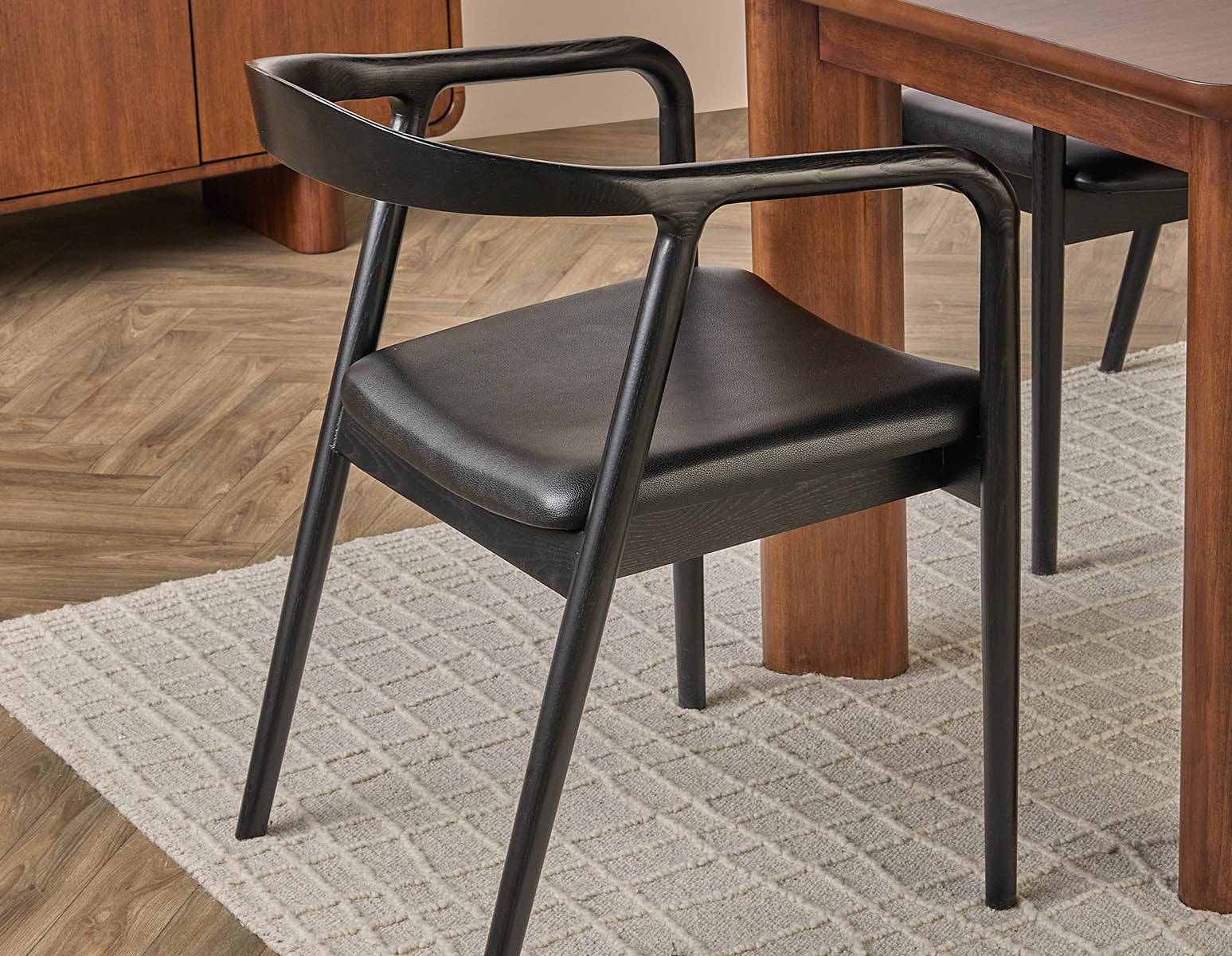 FREYA chaise de salle à manger moderne du milieu du siècle undefined