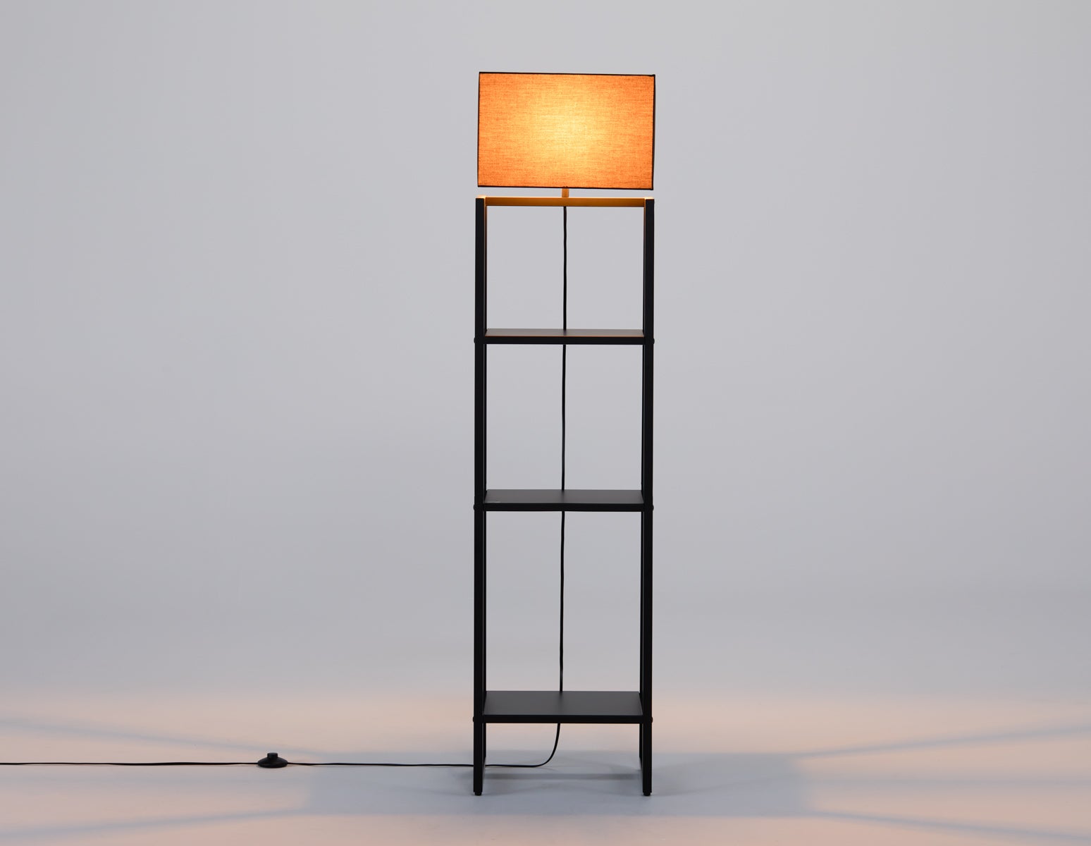 HALDEN lampe sur pied avec 3 étagères undefined