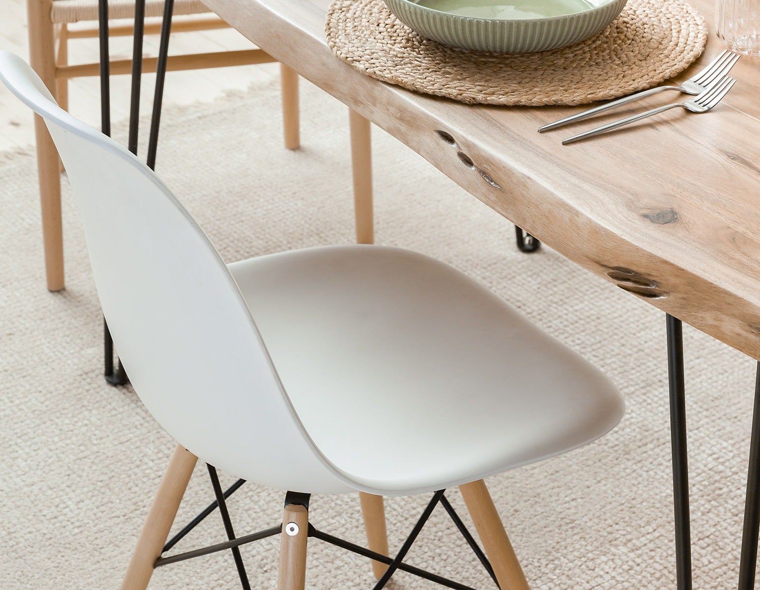 EIFFEL chaise avec base en bois d'hêtre massif moderne du milieu du siècle undefined