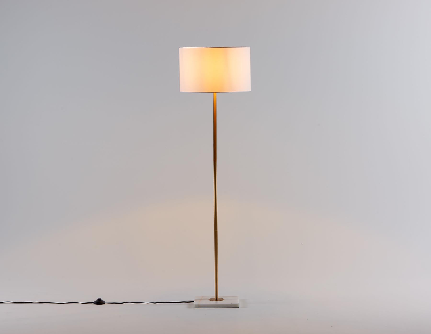 THELMA lampe sur pied 150 cm haut. undefined