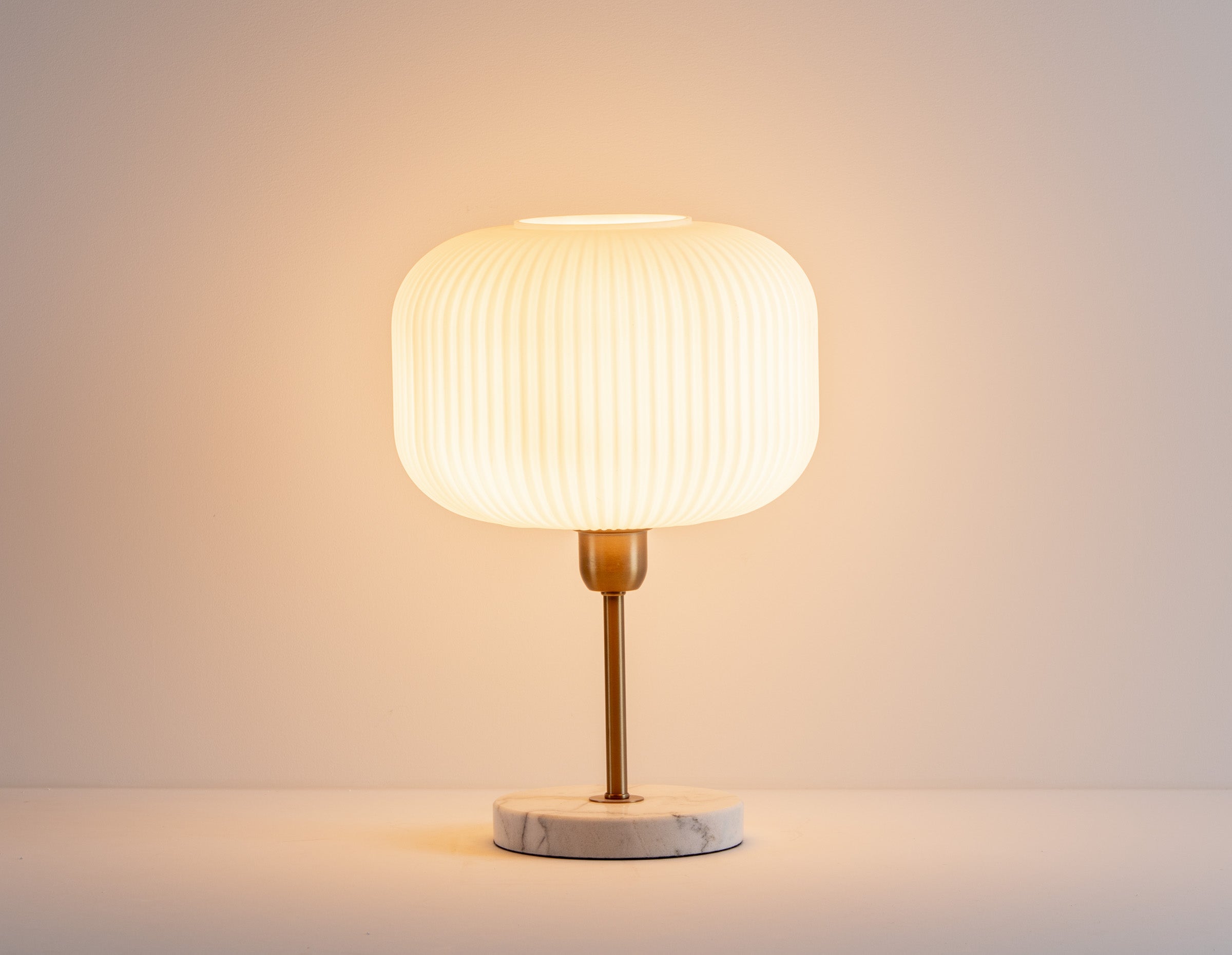ILIANA lampe de table avec base en marbre 43 cm haut. undefined