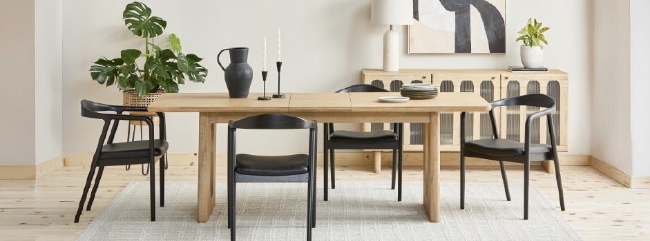 PRIYA - table à rallonges en bois d'acacia 180-220 cm - Naturel